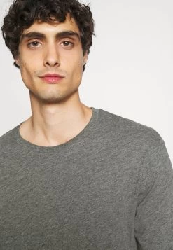 Pier One Pyjama Prix Affortable Pyjamas Normale Homme -Fashion Zone Soldes 8eca8468bd0549f38d542e8d800d8311