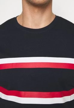 Qualité Supérieure Pier One T-shirt Imprimé T-shirts Col Rond Homme -Fashion Zone Soldes 8f3255d7a79741209f61725fa5f75abf