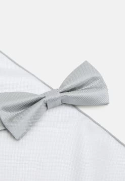 Rabais Pier One SET – Noeud Papillon Cravates Et Accessoires De Costume Carreaux Homme -Fashion Zone Soldes 90c72d2ff05d4f2496c9dda5511e8f24