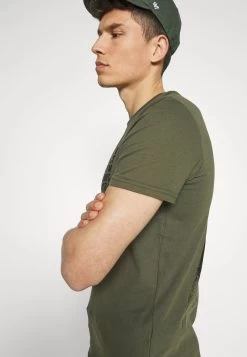 En Promotion Pier One T-shirt Imprimé T-shirts Col Rond Homme -Fashion Zone Soldes 924fcab08a054f1c8ffe6e67d2942ebb