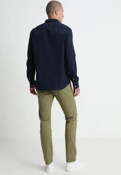 Pier One Chemise Haute Qualité Chemises Col Kent Homme -Fashion Zone Soldes 94f0b92db0714e3ba35b1fc927698922