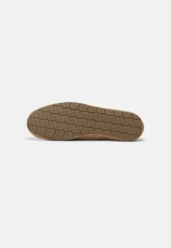 Pier One UNISEX – Espadrilles Prix Affortable Chaussures Basses Rond Homme -Fashion Zone Soldes 95daf5eac59f4252b2e759951a909dda