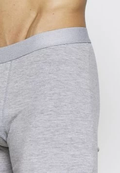 Pier One 3 PACK – Shorty Prix Ourlé Sous-vêtements & Chaussettes Normale Homme -Fashion Zone Soldes 9ab15d02dfbe4bb39f4359d7ce25ee1a