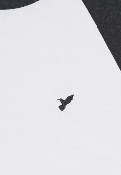 Prix Dégriffé Pier One 2 PACK – T-shirt Basique T-shirts Col Rond Homme 18 Prix Dégriffé Pier One 2 PACK – T-shirt Basique T-shirts Col Rond Homme -Fashion Zone Soldes 9b5a55e295bd4f49ac51fd43c4bca8b2