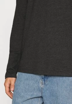 Prix Incroyables Pier One 3 PACK – T-shirt à Manches Longues T-shirts & Polos Col Roulé Homme -Fashion Zone Soldes 9d4c05e029fe44f8878218aed2392bb5