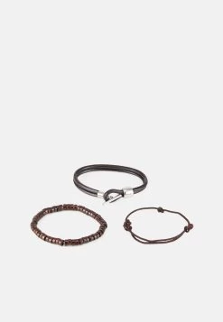 Prix Sacrifiés Pier One SET – Montre Montres Et Bijoux Boucle Ardillon Homme -Fashion Zone Soldes a1d4c789bd42499cb1b81fef4b4c9c7b