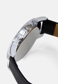 Pier One Montre Qualité Fiable Montres Et Bijoux Boucle Ardillon Homme -Fashion Zone Soldes a405f32d91574594bfe0eb57bcbec044