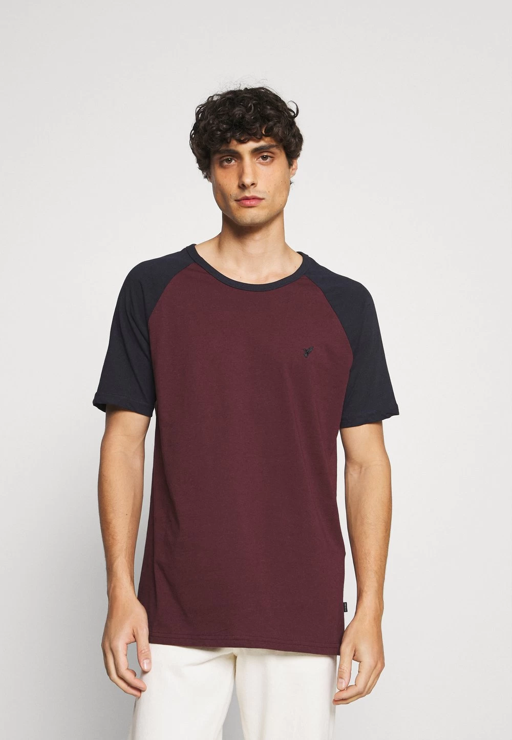 Prix Dégriffé Pier One 2 PACK – T-shirt Basique T-shirts Col Rond Homme 4 Prix Dégriffé Pier One 2 PACK – T-shirt Basique T-shirts Col Rond Homme – Image 2