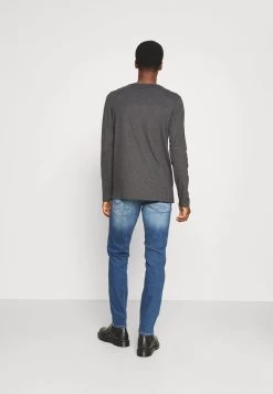 Prix Ourlé Pier One 2 PACK – T-shirt à Manches Longues T-shirts & Polos Col Rond Homme 15 Prix Ourlé Pier One 2 PACK – T-shirt à Manches Longues T-shirts & Polos Col Rond Homme -Fashion Zone Soldes a601e52fa7974b079f93b858d4b782ec