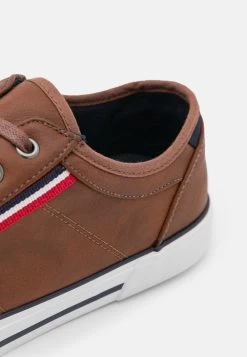 Prix Jamais Vus Pier One Baskets Basses Sneakers Rond Homme -Fashion Zone Soldes a643fc36888743848a3555692552e8b2