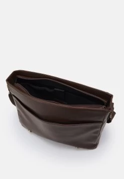 Pier One Assurance De L’Authenticité Sac Bandoulière Sacs Compartiment Pour Pc Portable Homme -Fashion Zone Soldes a6f2337217384e7fb40de755f9cdd4cf