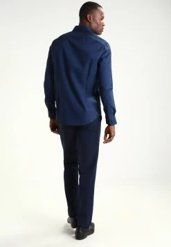 Pier One Chemise Classique Bonne Qualité Costumes Col Kent Homme -Fashion Zone Soldes a8d79f2b2fb74bef81b546a2b265bf0d