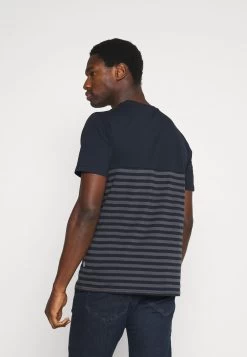 Authentique 100% Pier One T-shirt Imprimé T-shirts Col Rond Homme -Fashion Zone Soldes aae1e5403133474bbf77aeaa2e7bd9f0