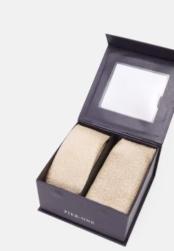 Rabais Pier One SET – Cravate Pochettes De Costume Couleur Unie Homme 15 Rabais Pier One SET – Cravate Pochettes De Costume Couleur Unie Homme -Fashion Zone Soldes ae010782aad14dd9915e57b1b28a7f62