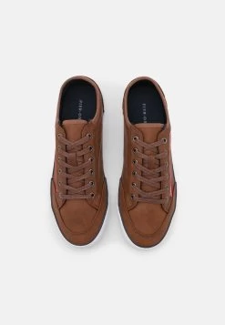 Prix Jamais Vus Pier One Baskets Basses Sneakers Rond Homme -Fashion Zone Soldes af3e2a368a8148559f0db2acf0436661