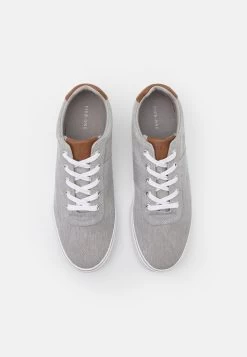 Prix Dégriffé Pier One UNISEX – Baskets Basses Sneakers Rond 13 Prix Dégriffé Pier One UNISEX – Baskets Basses Sneakers Rond -Fashion Zone Soldes b15e8c11469444ab8532e52844264ea9