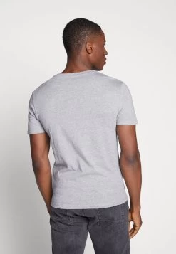 Pier One Prix Équitable 3 PACK – T-shirt Basique T-shirts Col En V Homme -Fashion Zone Soldes b3e2272097fd45d28e31884f564c0681