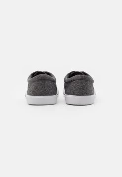 Pier One Prix Incroyables Baskets Basses Sneakers Rond Unisex 11 Pier One Prix Incroyables Baskets Basses Sneakers Rond Unisex -Fashion Zone Soldes b42e79fe15a343b185c245813ca1fbbd