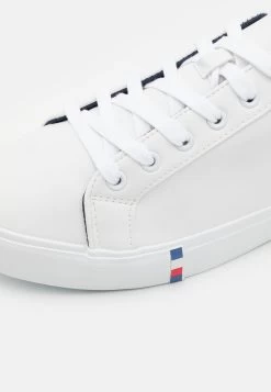 Pier One Prix Gelé UNISEX – Baskets Basses Baskets & Sneakers Rond -Fashion Zone Soldes b4f8bc3a381845e8a6c42698c99e61bf