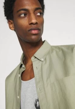 Pier One Débardeur Prix Dégriffé T-shirts Encolure Large Ronde Homme -Fashion Zone Soldes b5ed8bee44a74591adb89a0b31941959