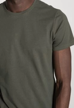 Prix Préférentiel Pier One 3 PACK – T-shirt Basique T-shirts Col Rond Homme -Fashion Zone Soldes ba2abdb3c78c4a8bb5a16ee701db5a1d