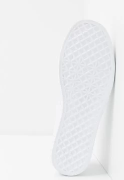 Qualité Garantie 100% Pier One UNISEX – Baskets Basses Baskets & Sneakers Rond -Fashion Zone Soldes bc014cdc74bb41ffafb958c952a340ae