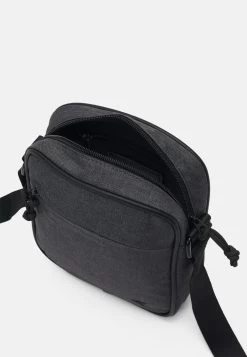 Pier One Meilleure Qualité Sac Bandoulière Sacs Compartiment Pour Téléphone Portable Homme 8 Pier One Meilleure Qualité Sac Bandoulière Sacs Compartiment Pour Téléphone Portable Homme -Fashion Zone Soldes bd5623b76c41416f8de77bb4a004fb71