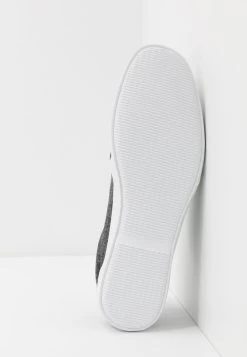 Prix Équitable Pier One Baskets Basses Sneakers Rond Homme -Fashion Zone Soldes bfb1073d52bd4884bfe0c074c4b2d5c0