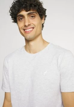 Pier One 5 PACK – T-shirt Basique Prix Gelé T-shirts Col Rond Homme 17 Pier One 5 PACK – T-shirt Basique Prix Gelé T-shirts Col Rond Homme -Fashion Zone Soldes bfc88b4fb0af436ea6df397e7b3e9a49