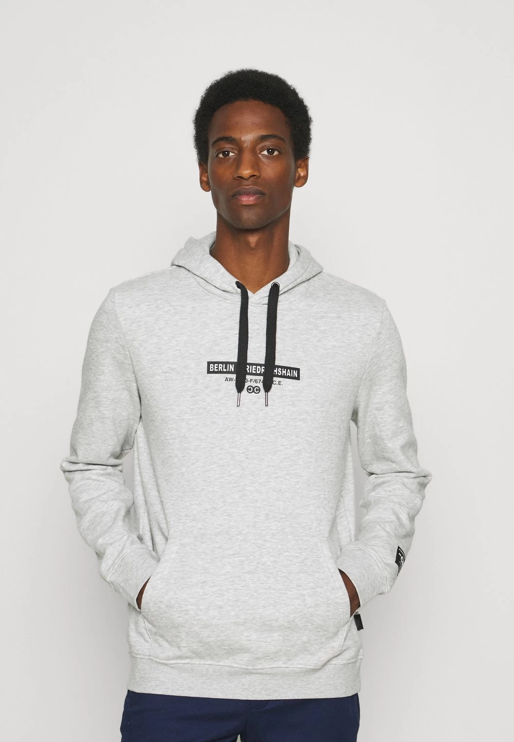 Pier One Plus Bas Prix De Vente Sweatshirt Pulls Et Gilets Capuche Homme 3 Pier One Plus Bas Prix De Vente Sweatshirt Pulls Et Gilets Capuche Homme
