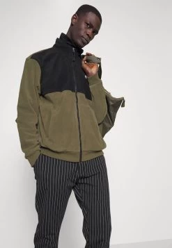 Pier One Prix Distinctifs Veste Polaire Pulls & Gilets Col Officier Homme -Fashion Zone Soldes c80b115cb8da4237871889c2536d8abe