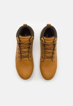 Prix Dynamité Pier One Baskets Montantes Baskets & Sneakers Rond Homme -Fashion Zone Soldes c8da11bb289d4aee88681a4bb08e571b