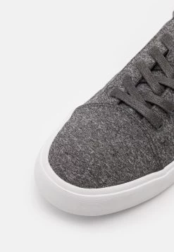 Pier One Prix Incroyables Baskets Basses Sneakers Rond Unisex 14 Pier One Prix Incroyables Baskets Basses Sneakers Rond Unisex -Fashion Zone Soldes c93191640e5742009c1245860f184f0e