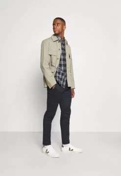 Pier One Petit Prix Chemise Chemises Col à Boutons Homme -Fashion Zone Soldes c956ac550e074a2f8e50a498c72cad7d