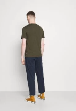 Pier One 2 PACK – T-shirt Imprimé Prix Réduit T-shirts Col Rond Homme -Fashion Zone Soldes cb3b09bf124a4a879b2bfc2f86382da6