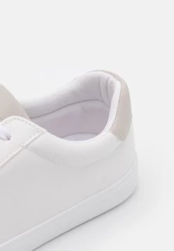 Pier One Prix Sympa Baskets Basses Baskets & Sneakers Rond Unisex -Fashion Zone Soldes cbf0eca6b89b49849f31b4cc4f190406