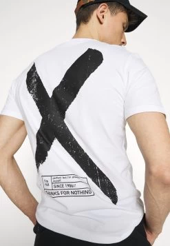 Pier One T-shirt Imprimé Prix Équitable T-shirts Col Rond Homme 15 Pier One T-shirt Imprimé Prix Équitable T-shirts Col Rond Homme -Fashion Zone Soldes ccdb1bcb5f3d4ed49d6047c872702c57