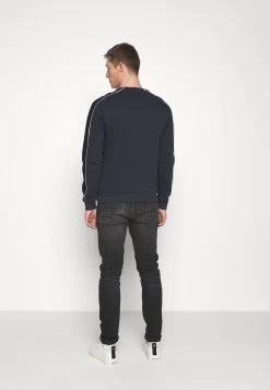 Pier One Sweatshirt Vendre Pulls Et Gilets Col Rond Homme -Fashion Zone Soldes d20ffaad61fc49d0a56c0b1c650c6424