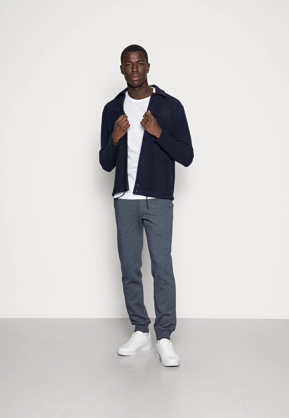 Meilleur Prix Garanti Pier One 3 PACK – T-shirt Basique T-shirts Col Rond Homme 3 Meilleur Prix Garanti Pier One 3 PACK – T-shirt Basique T-shirts Col Rond Homme