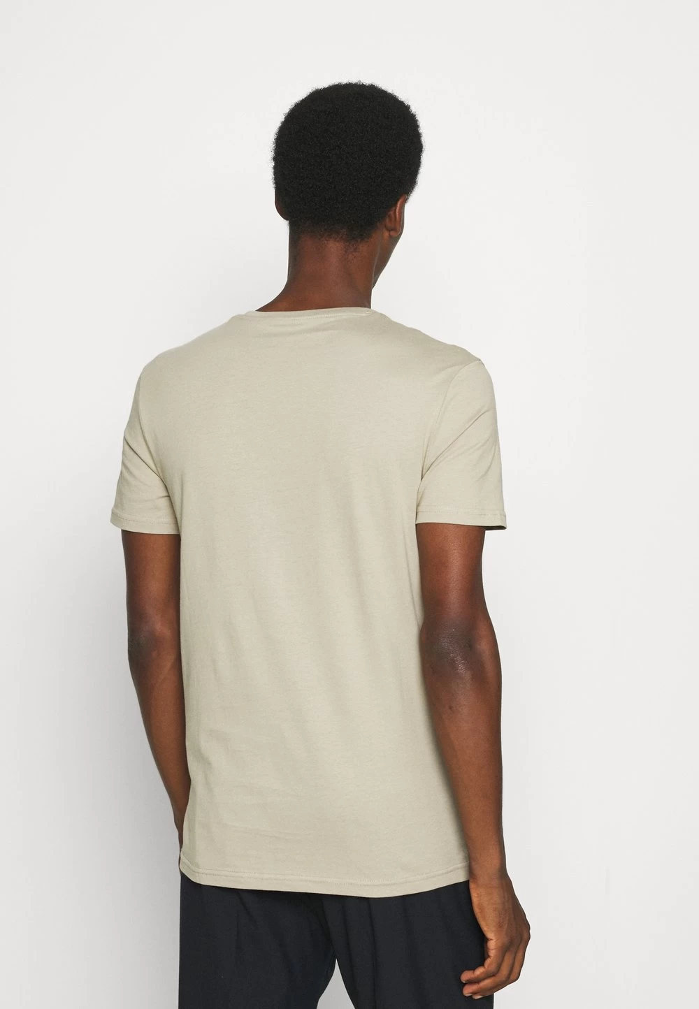 Prix Ourlé Pier One 5 PACK – T-shirt Basique T-shirts & Polos Col Rond Homme 5 Prix Ourlé Pier One 5 PACK – T-shirt Basique T-shirts & Polos Col Rond Homme – Image 3