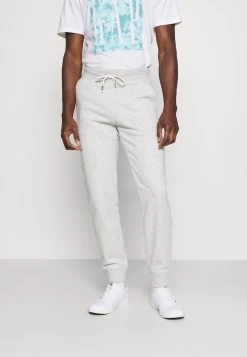 Pier One Meilleur Prix Garanti 3 PACK – Pantalon De Survêtement Pantalons Normale Homme 14 Pier One Meilleur Prix Garanti 3 PACK – Pantalon De Survêtement Pantalons Normale Homme -Fashion Zone Soldes d679c40ba0d14e65a4301cbba3b7065f