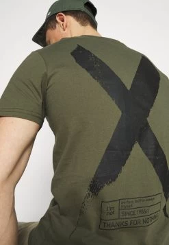 En Promotion Pier One T-shirt Imprimé T-shirts Col Rond Homme -Fashion Zone Soldes d757ba5e355f4f07bedcbf9d89b2d3b4