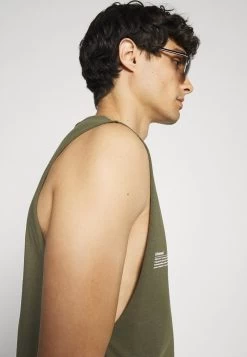 Pier One 3 PACK – Débardeur Prix De Lancement T-shirts Col Rond Homme -Fashion Zone Soldes d81265773c16407cae6b2ee7c896be06