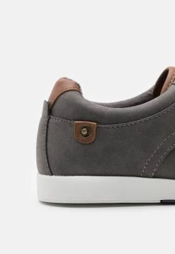 Pier One Chaussures à Lacets Bas Prix Derbies, Richelieus & Chaussures Bateau Rond Homme -Fashion Zone Soldes dec276545971408b903fe588173e27d8