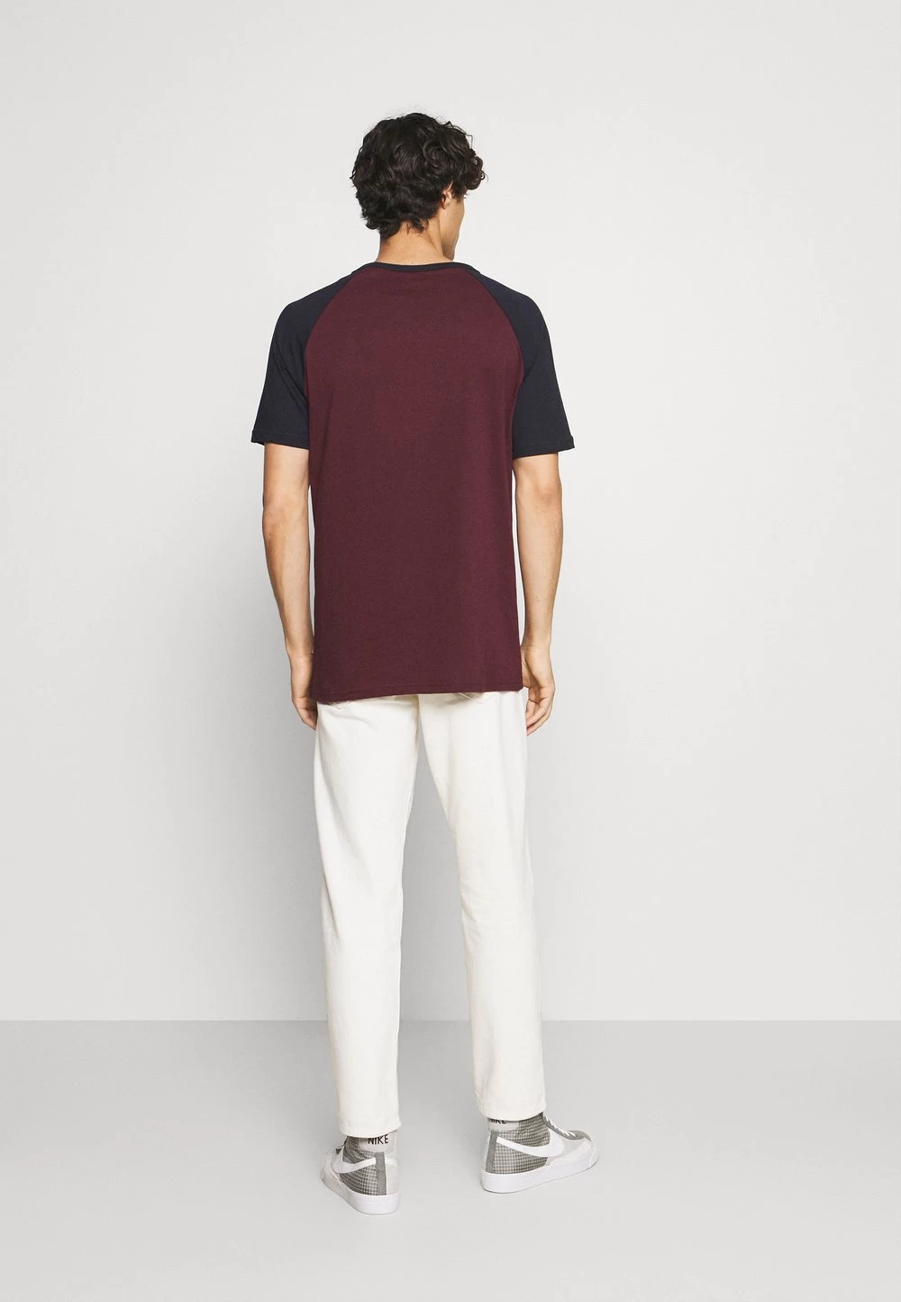 Prix Dégriffé Pier One 2 PACK – T-shirt Basique T-shirts Col Rond Homme 5 Prix Dégriffé Pier One 2 PACK – T-shirt Basique T-shirts Col Rond Homme – Image 3