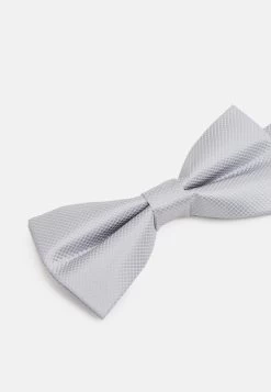 Prix Réduit Pier One Noeud Papillon Cravates Et Accessoires De Costume Carreaux Homme -Fashion Zone Soldes e101f355c8c042b1b907d2c527e04057