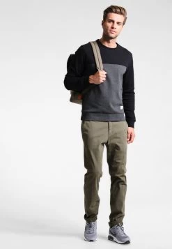 Pier One Prix Imbattable Sweatshirt Pulls Et Gilets Col Rond Homme -Fashion Zone Soldes e668c35779b54586bfc36d4bc61706ce