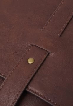 Pier One Prix Réduit Sac Bandoulière Sacs Compartiment Pour Téléphone Portable Unisex -Fashion Zone Soldes ec2b819ef22944108a418f7909cfa2b6