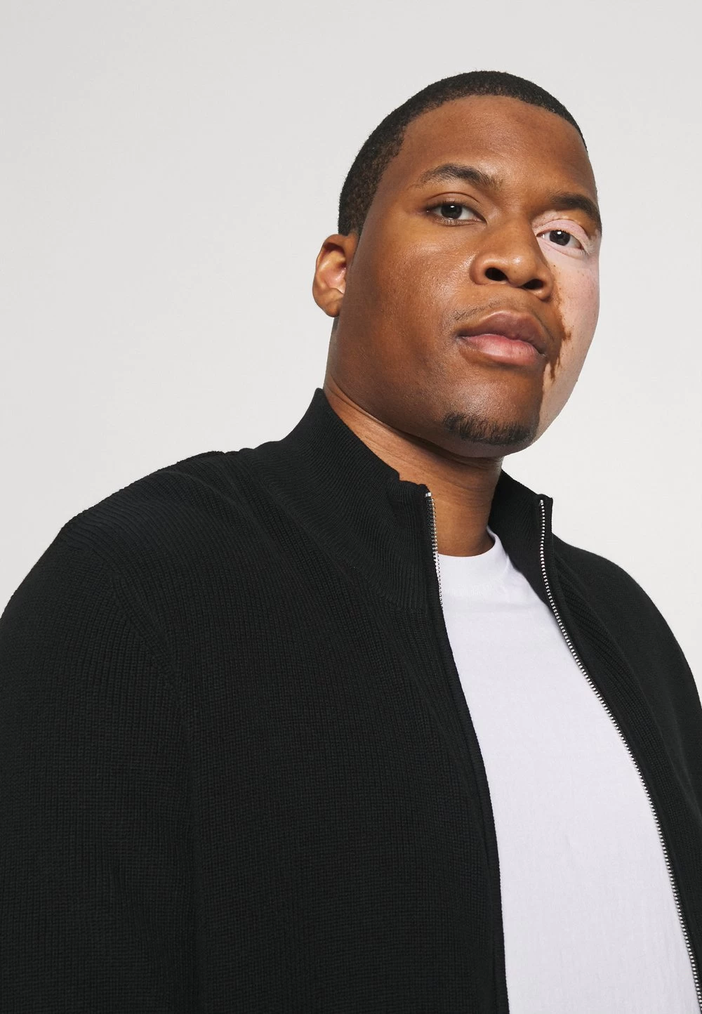 Pier One Gilet Prix Dynamité Pulls Et Gilets Col Officier Homme 6 Pier One Gilet Prix Dynamité Pulls Et Gilets Col Officier Homme – Image 4