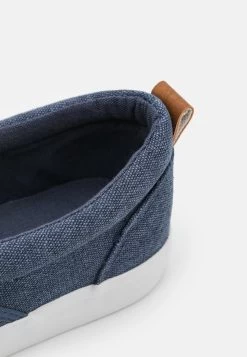 Prix Exclusifs Pier One UNISEX – Baskets Basses Mocassins Et Loafers Rond -Fashion Zone Soldes f1f41c37bfa546c192b552c7383b9f31